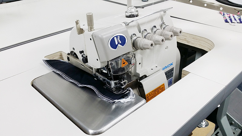 Apparel Machines JACK JK40BDI40 Five Thread Industrial Serger Amazing 5 Thread Overlock Industrial Sewing Machine Apparel Machines JACK JK40BDI40 Five Thread Industrial Serger Amazing 5 Thread Overlock Industrial Sewing Machine