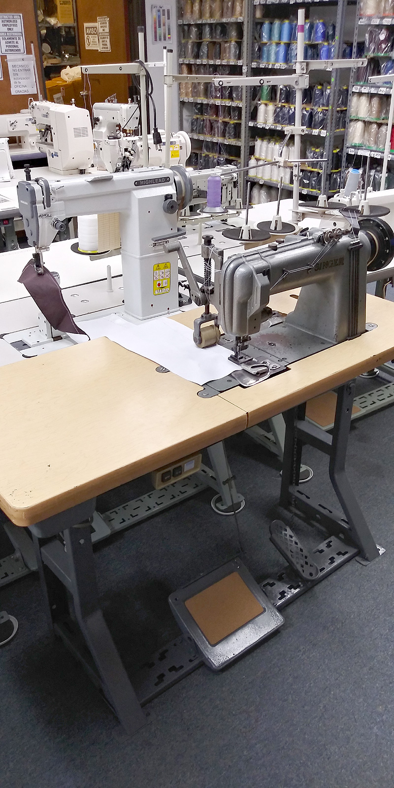 Apparel Machines: SINGER 300W101 Double Needle Chainstitch Banner