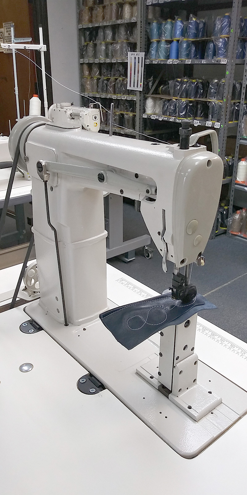 Post Bed Machines THOR GC810 Post Bed Roller Foot Sewing Machine
